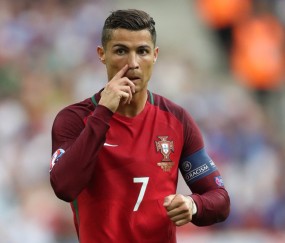 2026世界杯买球入口-替补奇兵与三色盾墙，秘鲁防线的辩证法